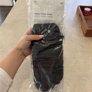 Textured Fleece Gloves